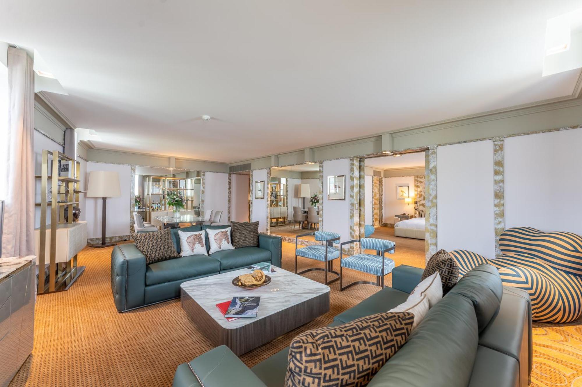 נוישאטל Beau Rivage Hotel מראה חיצוני תמונה A suite at the hotel