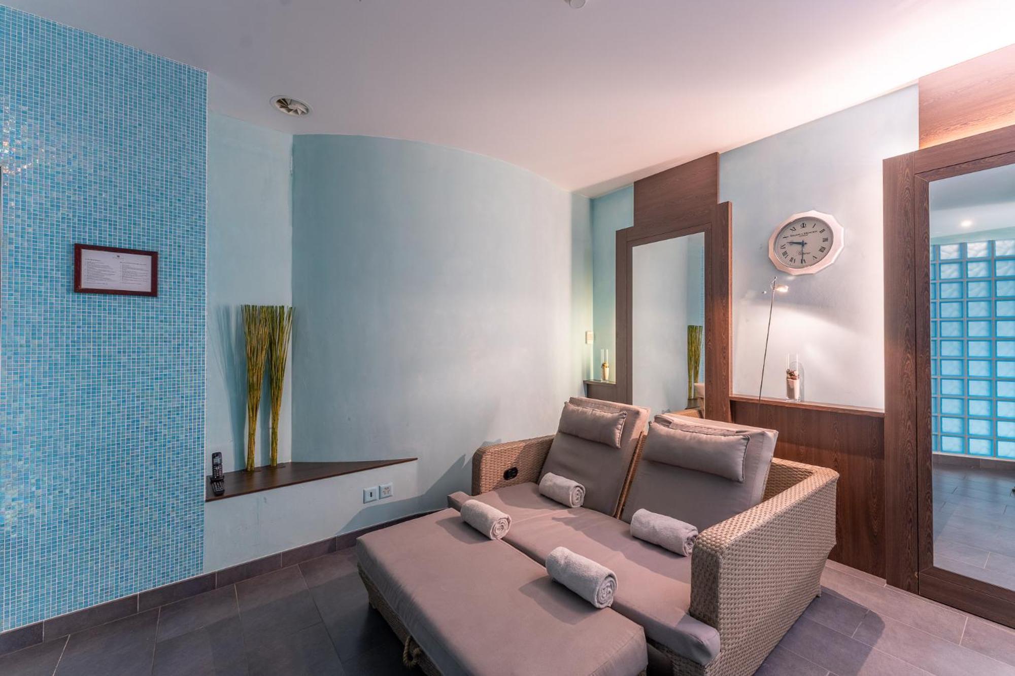 נוישאטל Beau Rivage Hotel מראה חיצוני תמונה A room at the hotel