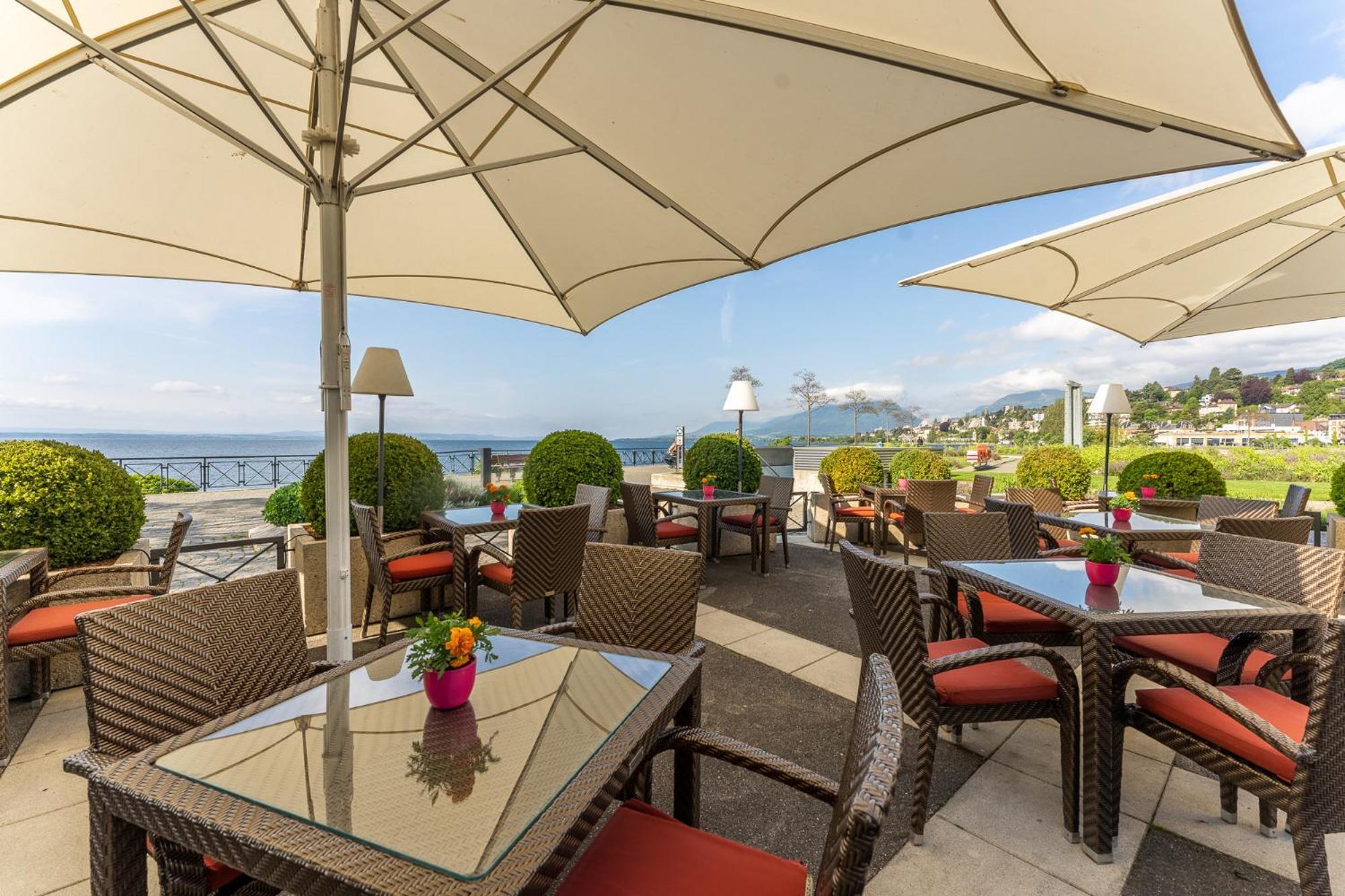 נוישאטל Beau Rivage Hotel מראה חיצוני תמונה The Terrace at the Hotel