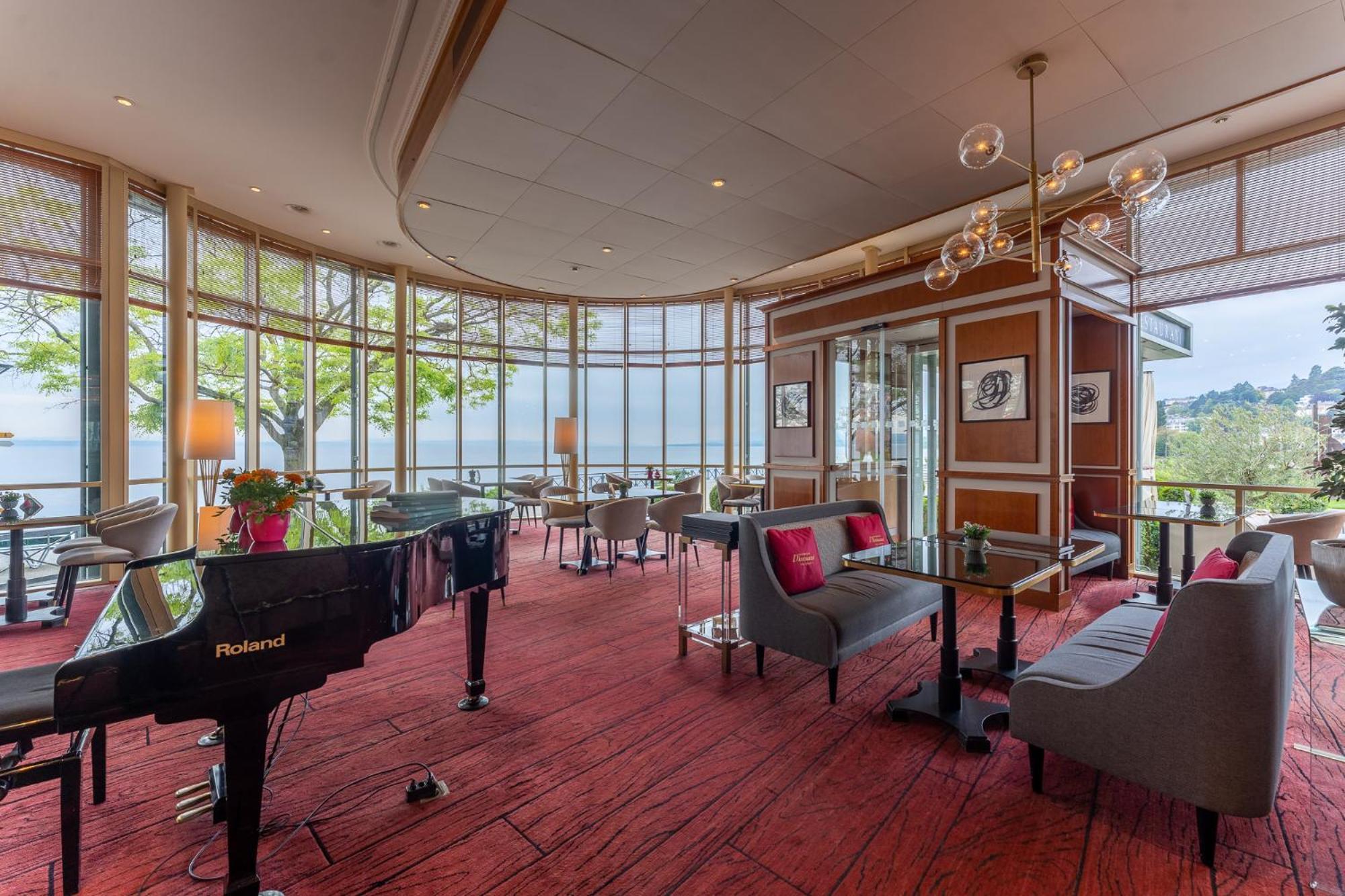 נוישאטל Beau Rivage Hotel מראה חיצוני תמונה Club Lounge at the hotel