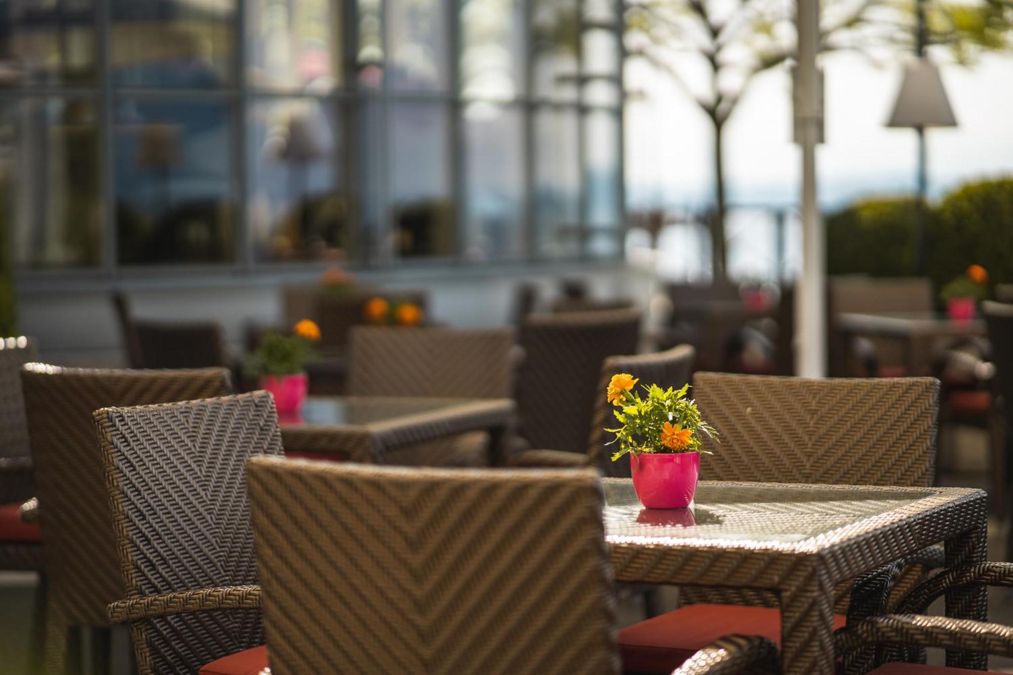 נוישאטל Beau Rivage Hotel מראה חיצוני תמונה The Terrace