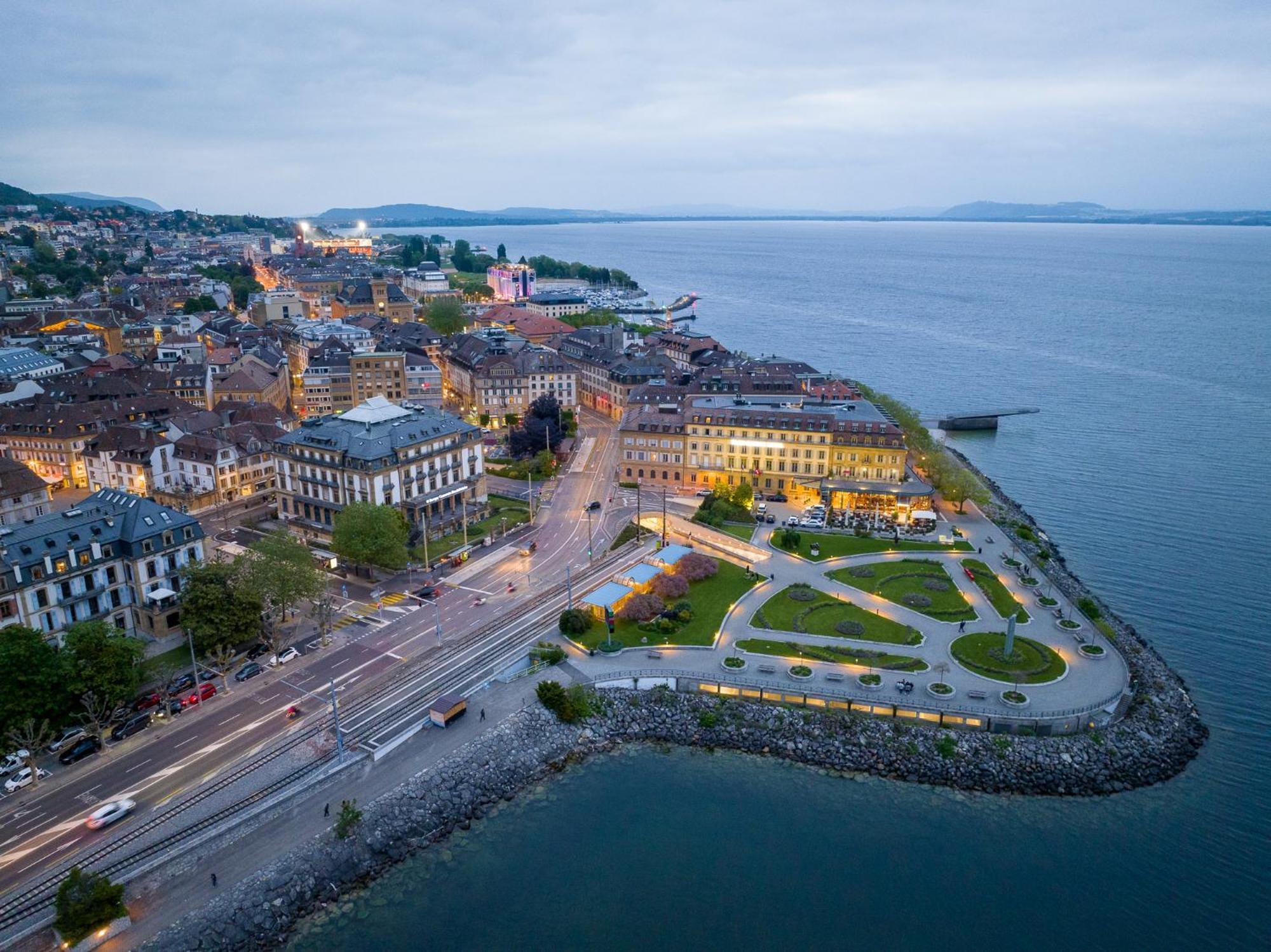 נוישאטל Beau Rivage Hotel מראה חיצוני תמונה Aerial view of the town