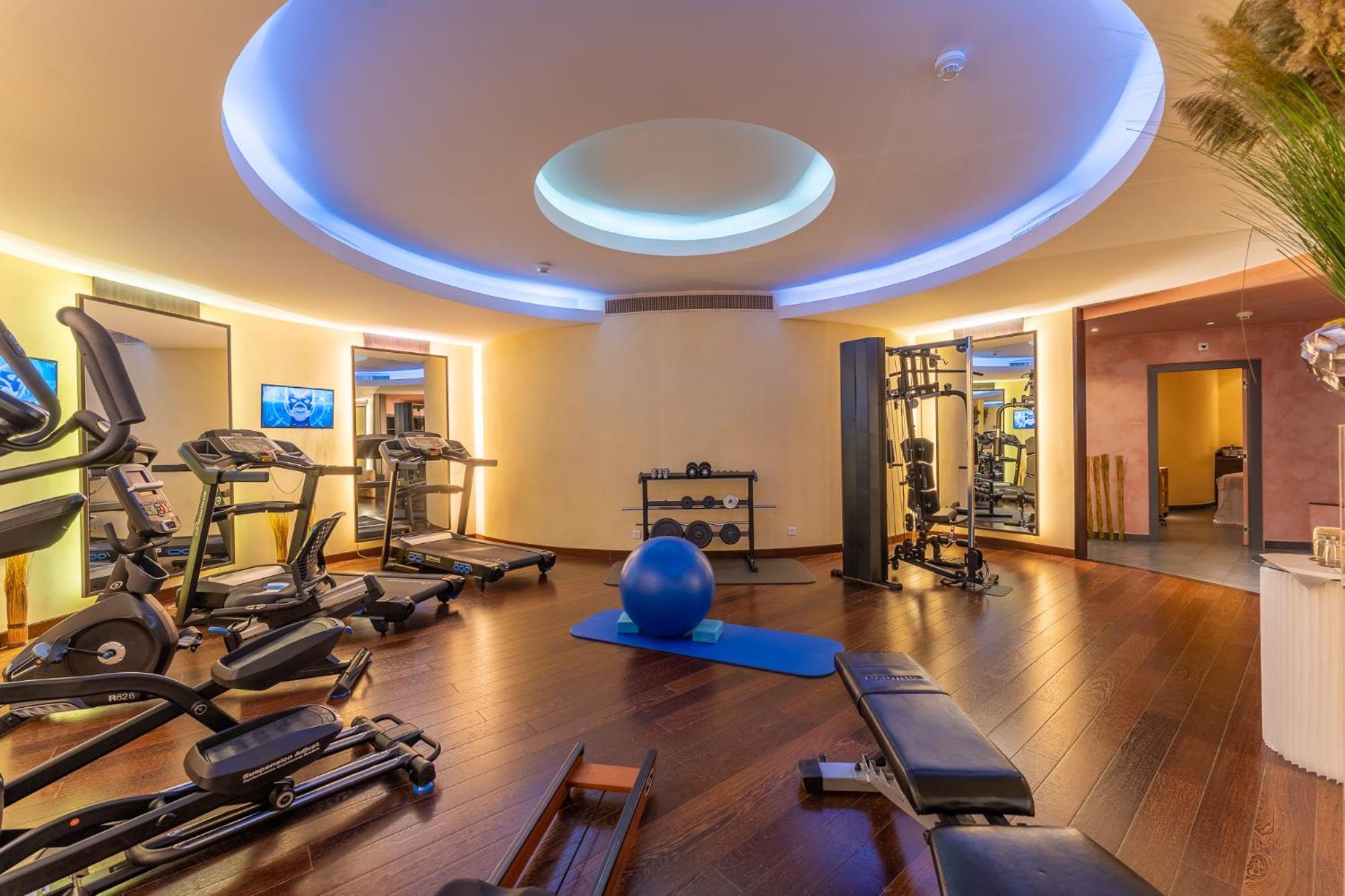נוישאטל Beau Rivage Hotel מראה חיצוני תמונה The gym at the hotel
