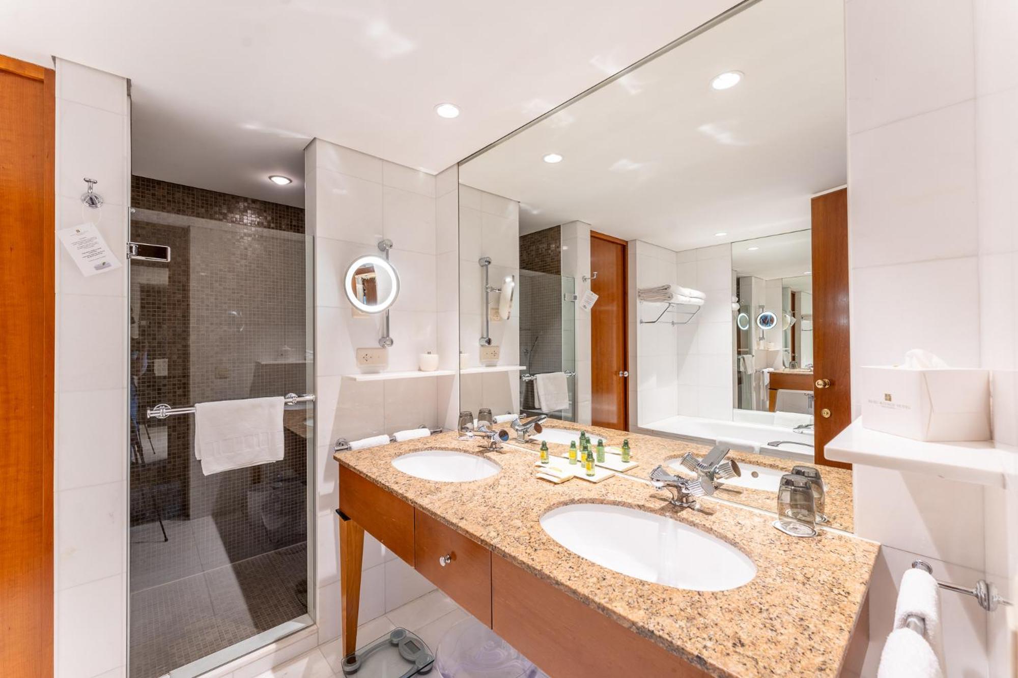 נוישאטל Beau Rivage Hotel מראה חיצוני תמונה Bathroom