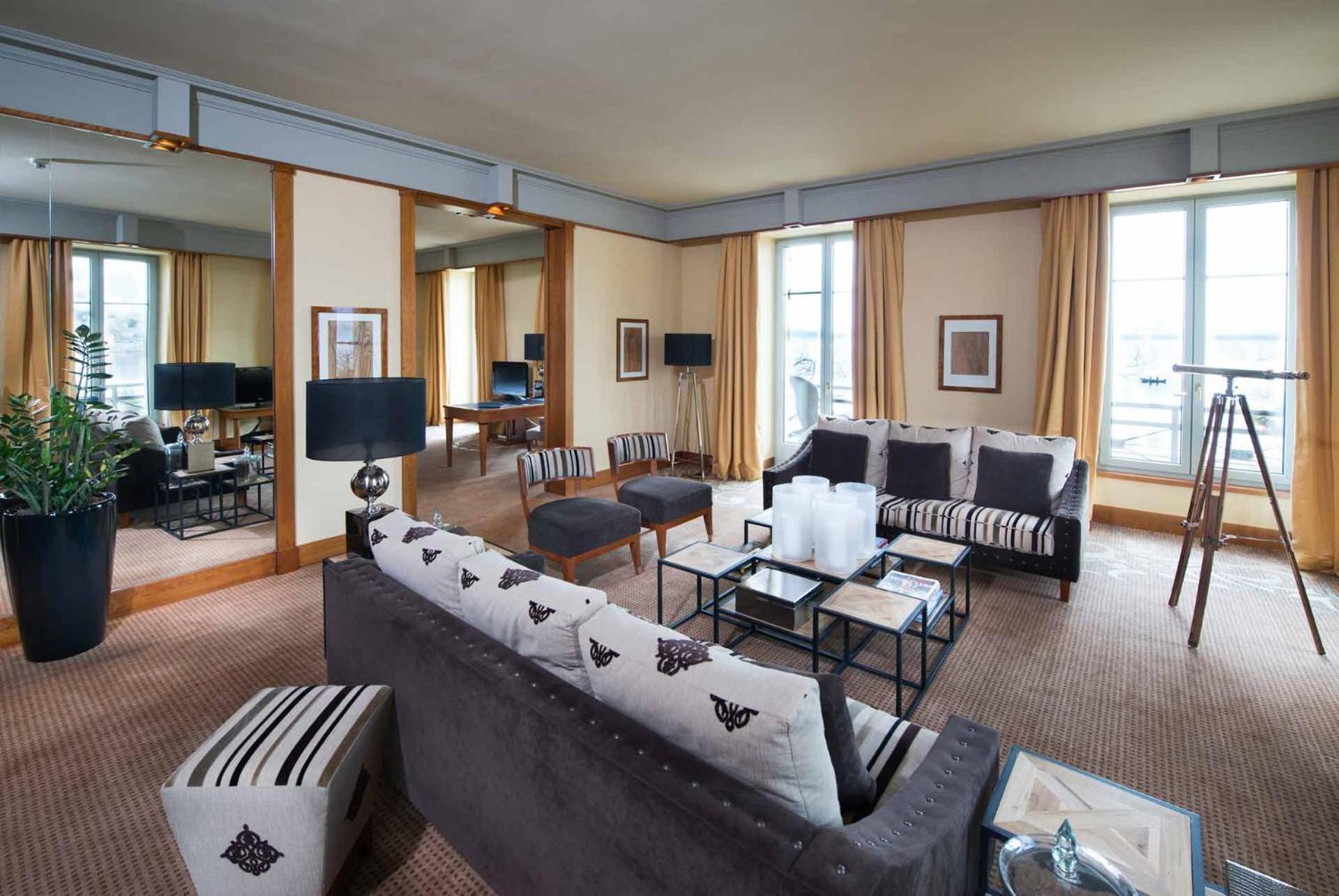נוישאטל Beau Rivage Hotel מראה חיצוני תמונה A suite at the InterContinental
